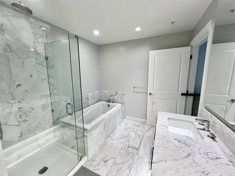 609 5628 BIRNEY AVENUE - photo 4 of 17