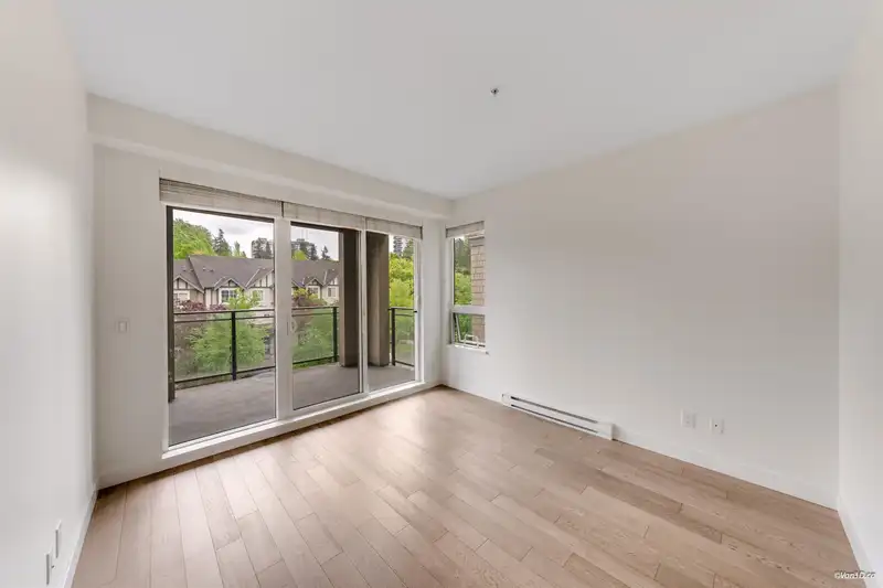 411 3399 NOEL DRIVE - photo 3 of 31