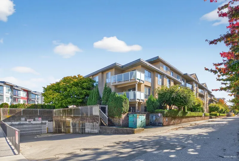 306 13780 76 AVENUE - photo 1 of 20