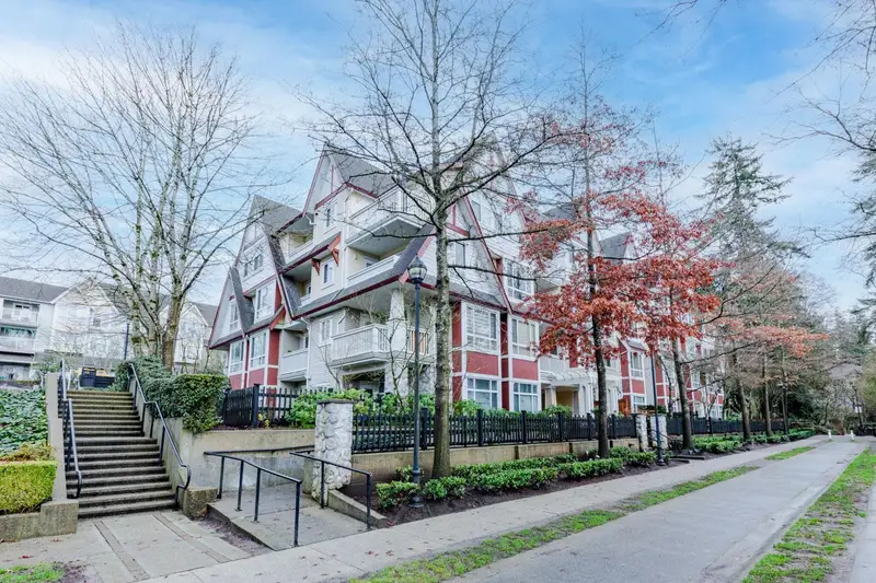 408 6833 VILLAGE GREEN - photo 3 of 25