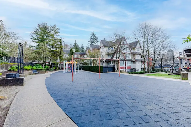 408 6833 VILLAGE GREEN - photo 4 of 25