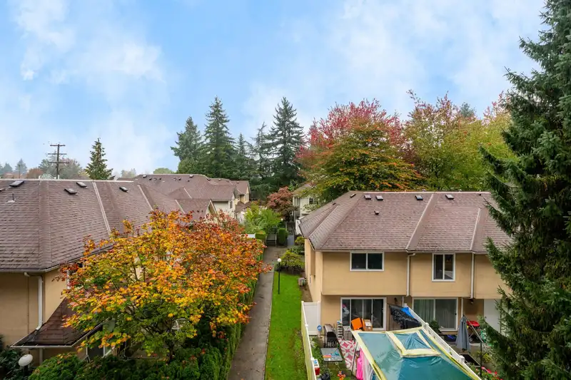 310 741 ANSKAR COURT - photo 4 of 32