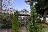 9347 122 STREET - thumbnail 2