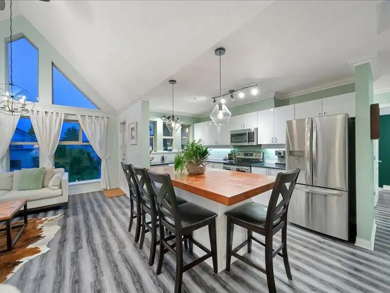 408 20237 54 AVENUE - photo 4 of 34