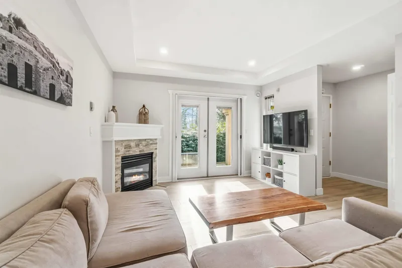 104 1423 BRUNETTE AVENUE - photo 3 of 25