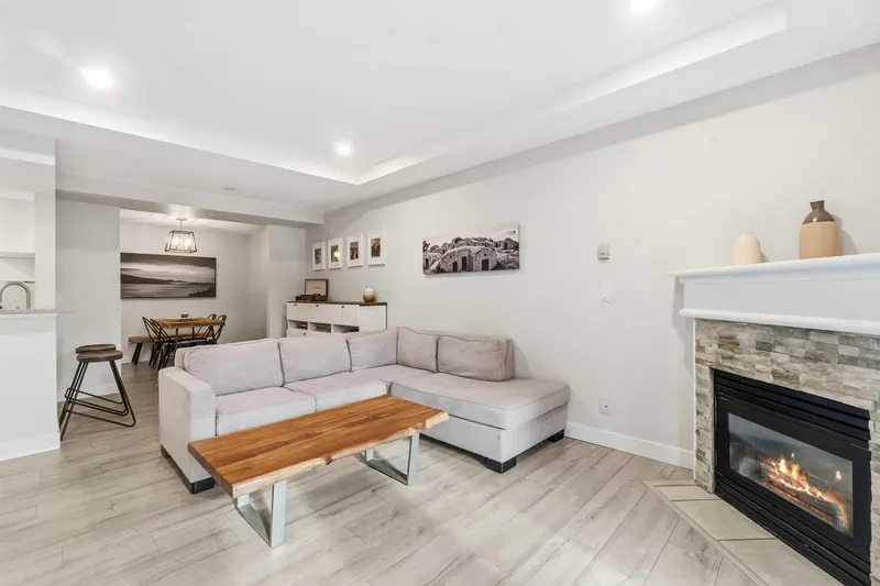 104 1423 BRUNETTE AVENUE - photo 4 of 25