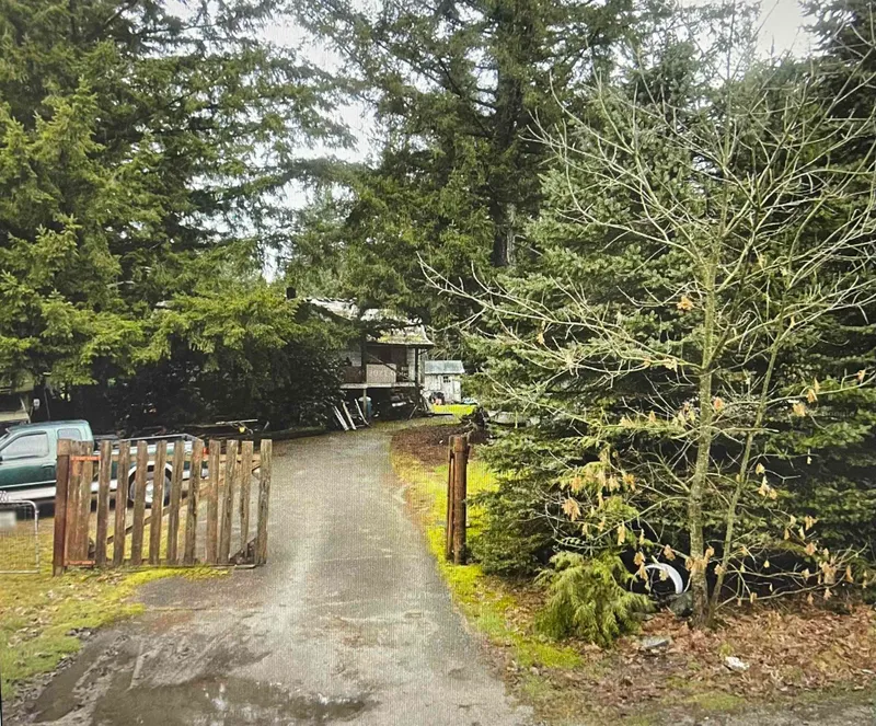 32211 KEYSTONE AVENUE - photo 1 of 3