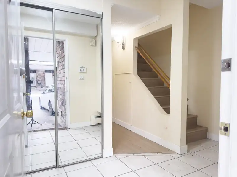 185 13895 74 AVENUE - photo 3 of 30