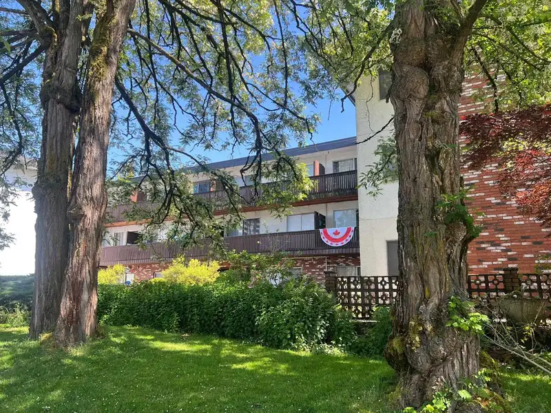 313 910 FIFTH AVENUE - photo 4 of 16
