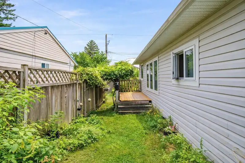 32881 1ST AVENUE - photo 4 of 40
