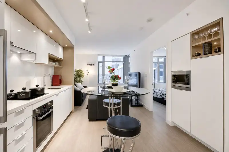212 1661 QUEBEC STREET - photo 4 of 13