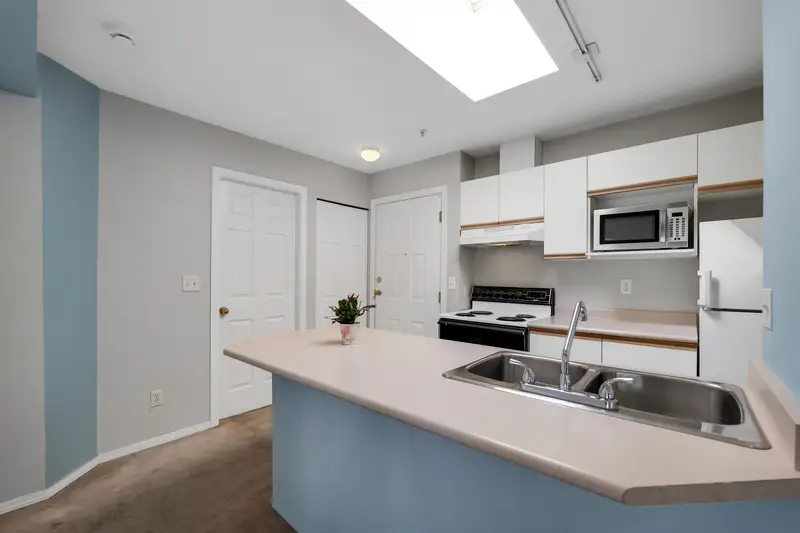 C307 40140 WILLOW CRESCENT - photo 4 of 20