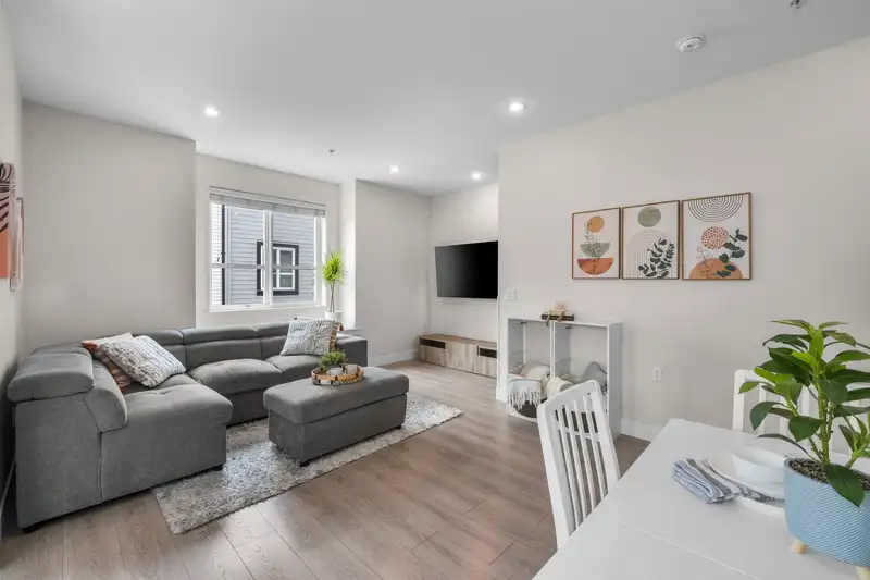 23 20856 76 AVENUE - photo 4 of 33