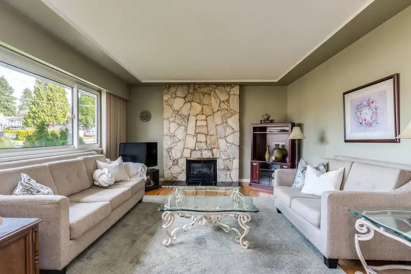 940 SPENCE AVENUE - photo 1 of 40