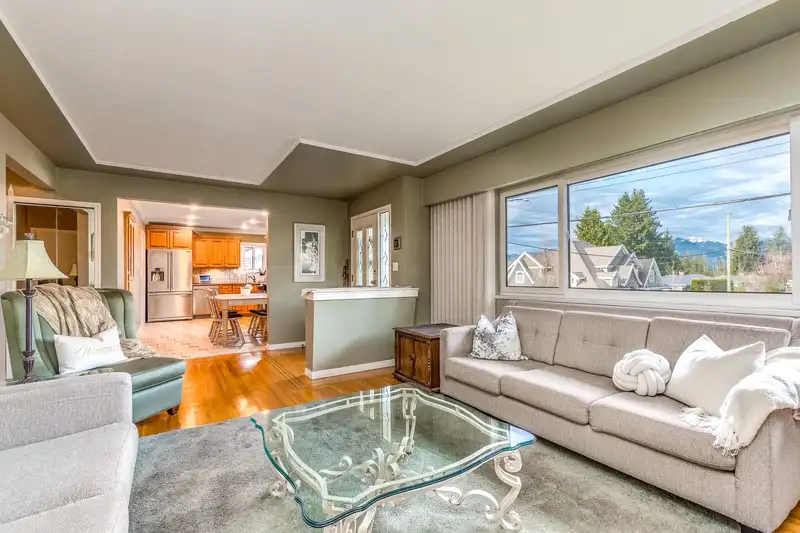 940 SPENCE AVENUE - photo 4 of 40