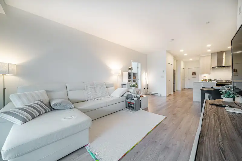 404 7169 14TH AVENUE - photo 1 of 37
