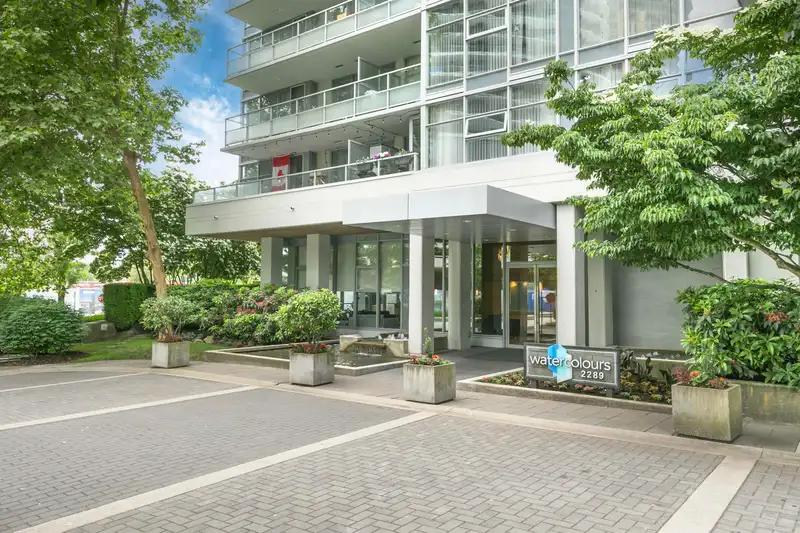 1006 2289 YUKON CRESCENT - photo 1 of 31