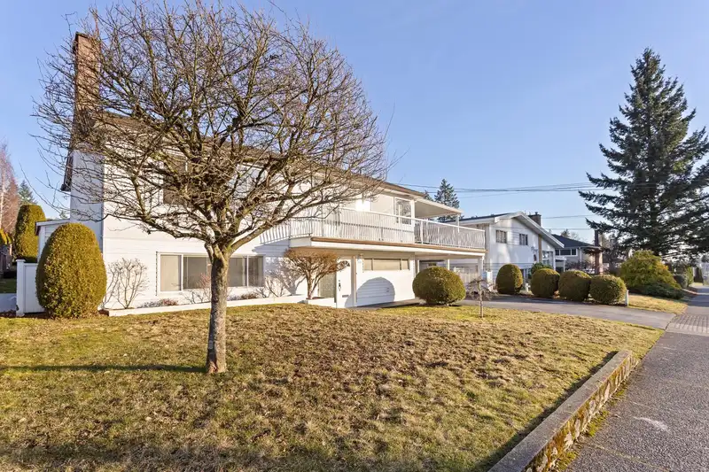 711 POIRIER STREET - photo 3 of 31