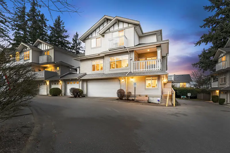 11 2733 PARKWAY DRIVE - photo 1 of 25