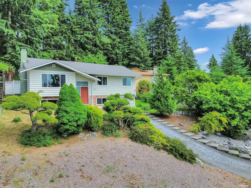 2519 PENSHURST COURT - photo 3 of 40