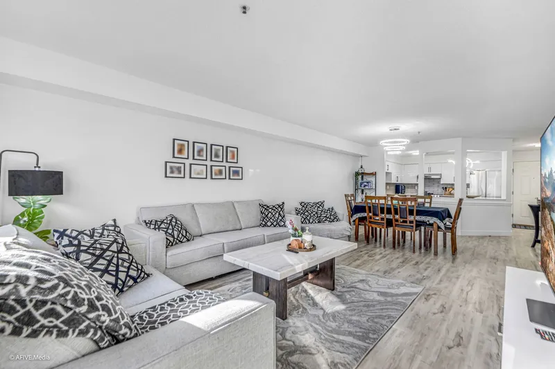 223 12101 80 AVENUE - photo 1 of 23