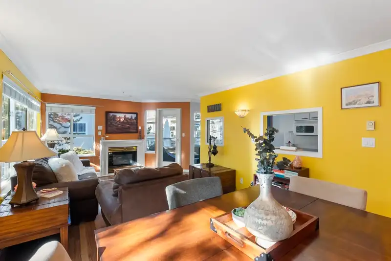 313 8139 121A STREET - photo 4 of 30