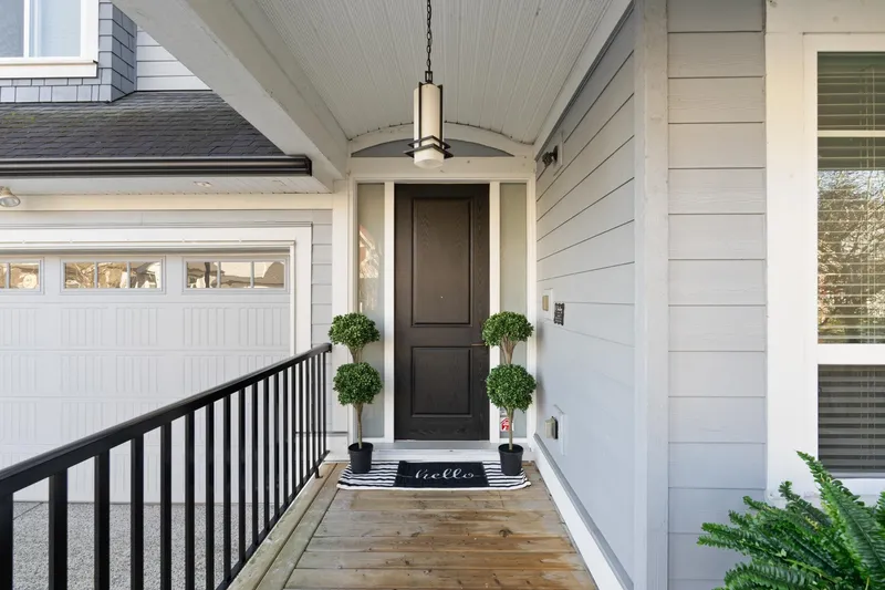 17366 0B AVENUE - photo 3 of 25