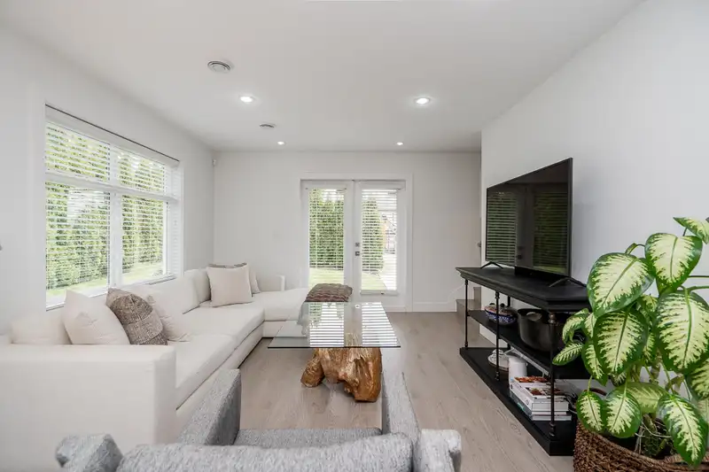 970 ROCHESTER AVENUE - photo 2 of 40