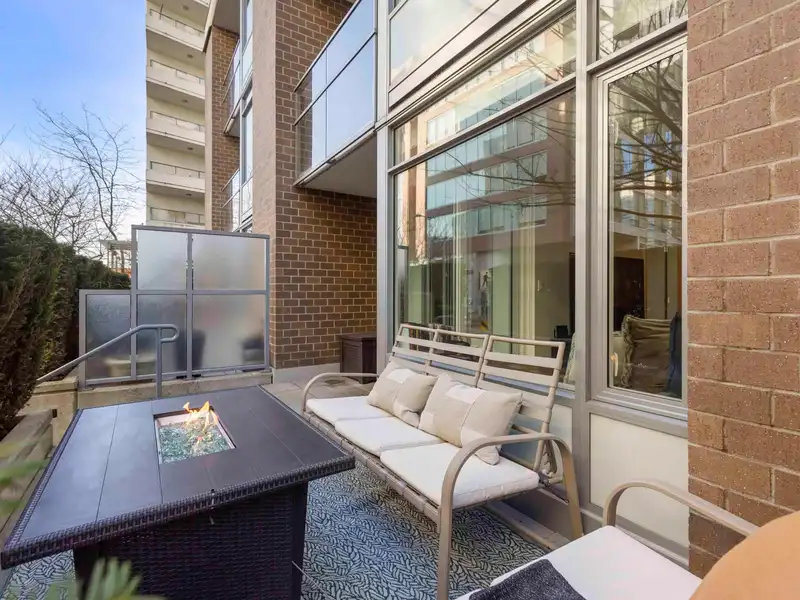 110 110 SWITCHMEN STREET - photo 1 of 37