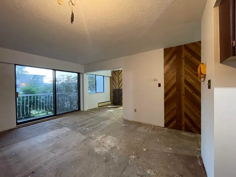 101 5127 IRVING STREET - photo 3 of 5