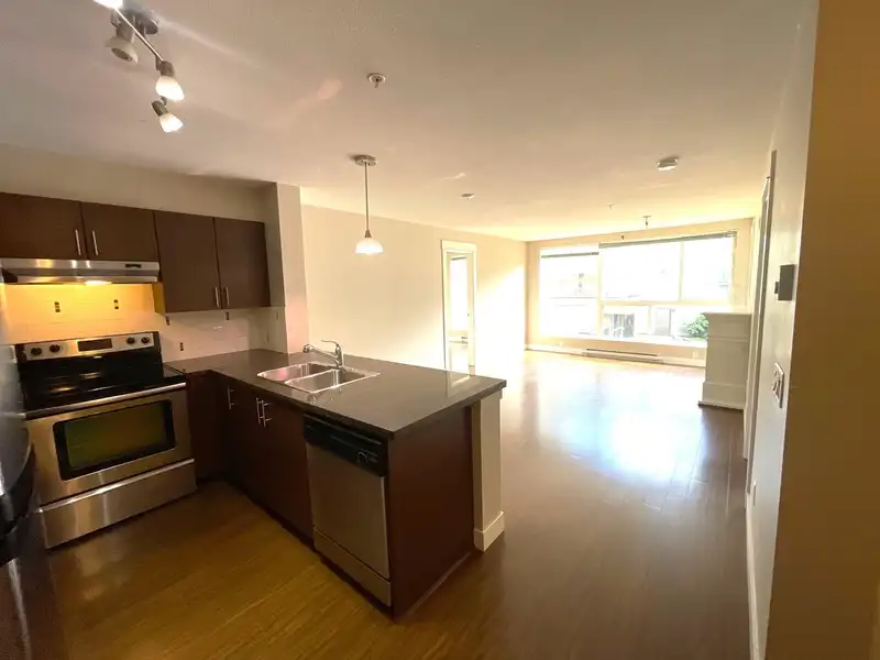 216 12085 228TH STREET - photo 2 of 14