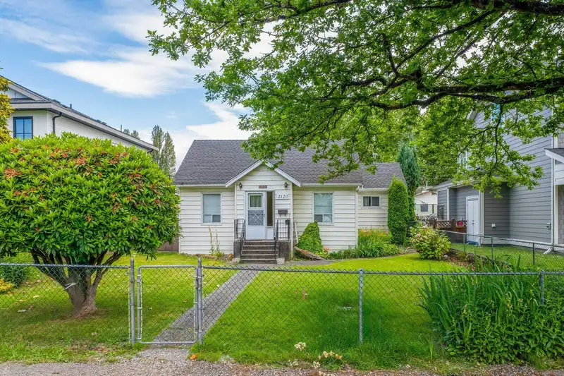 2120 STIRLING AVENUE - photo 2 of 25
