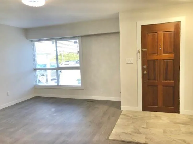 10307 146 STREET - photo 3 of 12