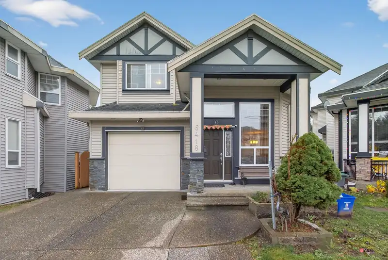 6418 137A STREET - photo 1 of 31