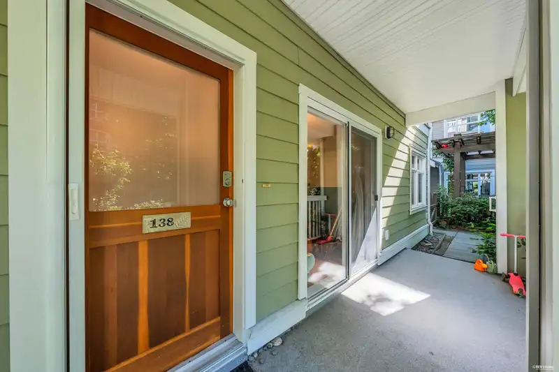 138 7388 MACPHERSON AVENUE - photo 3 of 26