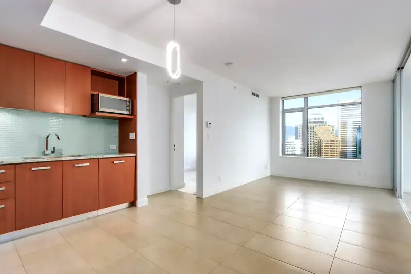 2107 1028 BARCLAY STREET - photo 2 of 26