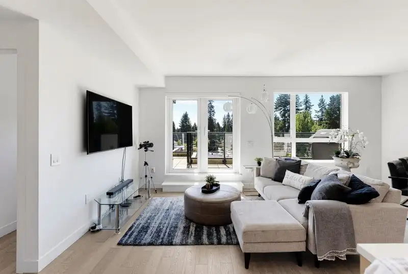 409 3220 CONNAUGHT CRESCENT - photo 3 of 40