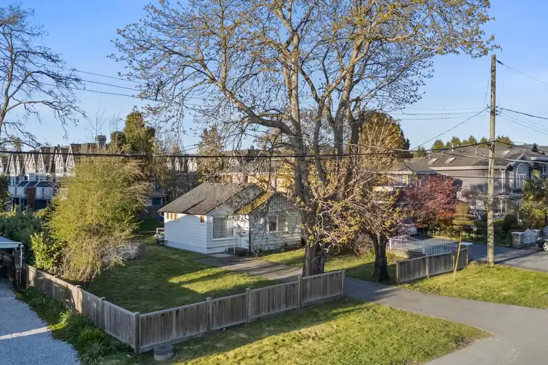 11391 THORPE ROAD - photo 2 of 17