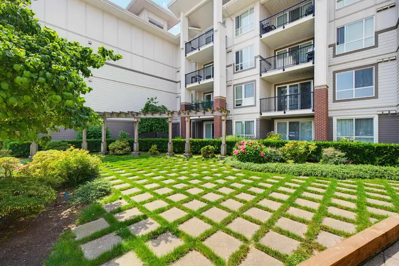 218 3192 GLADWIN ROAD - photo 2 of 14