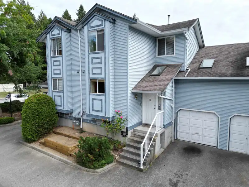 10 19252 119TH AVENUE - photo 1 of 35