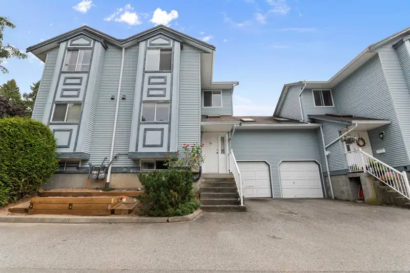 10 19252 119TH AVENUE - photo 3 of 35