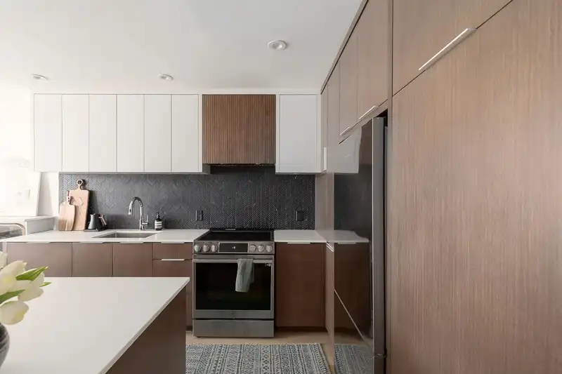 402 8460 JELLICOE STREET - photo 3 of 36