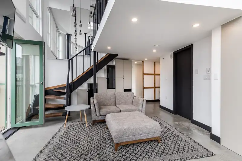 503 1 E CORDOVA STREET - photo 3 of 31