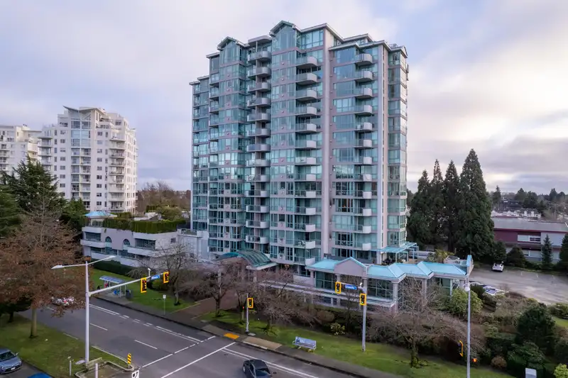 605 7500 GRANVILLE AVENUE - photo 1 of 28