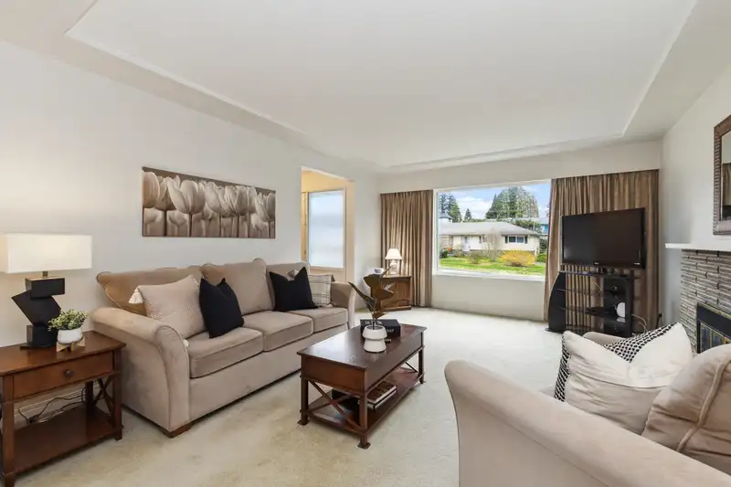 462 MIDVALE STREET - photo 2 of 34