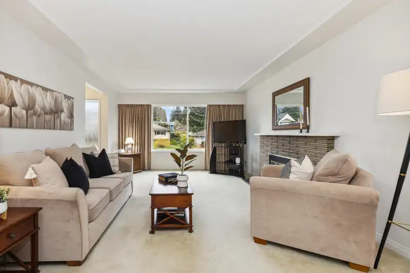 462 MIDVALE STREET - photo 3 of 34