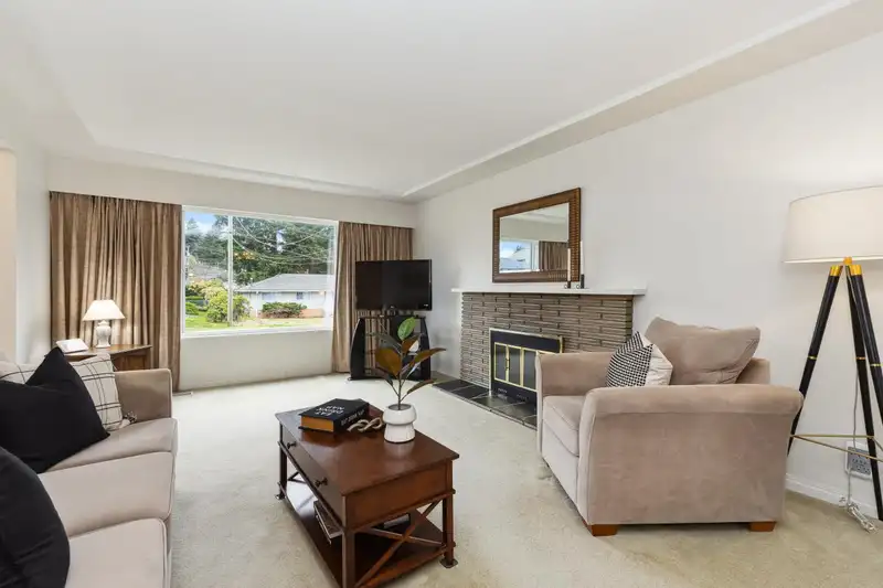 462 MIDVALE STREET - photo 4 of 34