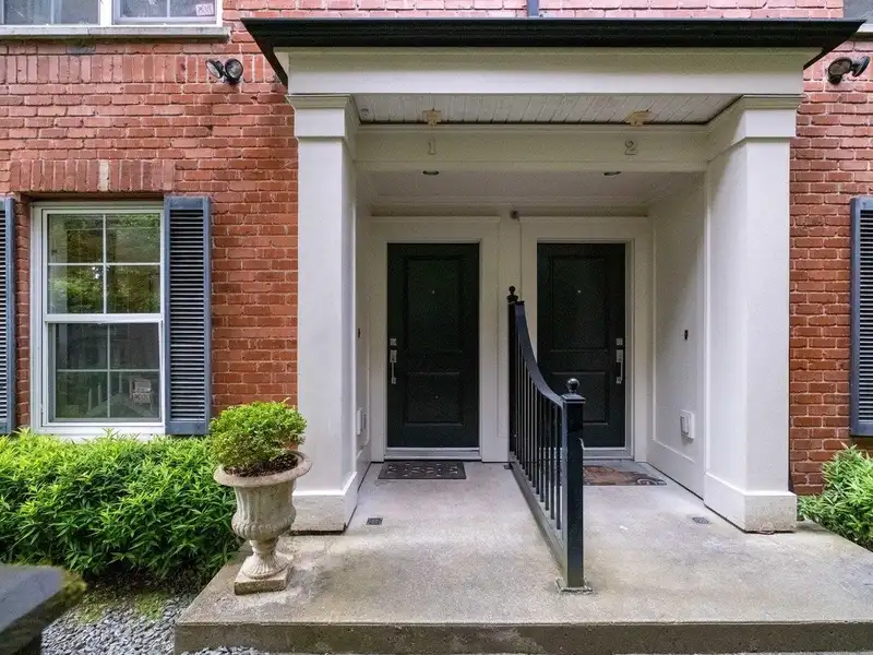 1 5808 TISDALL STREET - photo 2 of 40