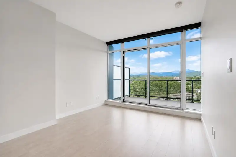 1708 4720 LOUGHEED HIGHWAY - photo 2 of 28