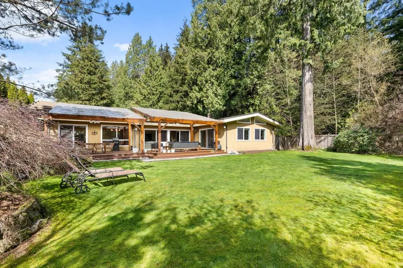 326 MOYNE DRIVE - photo 2 of 25